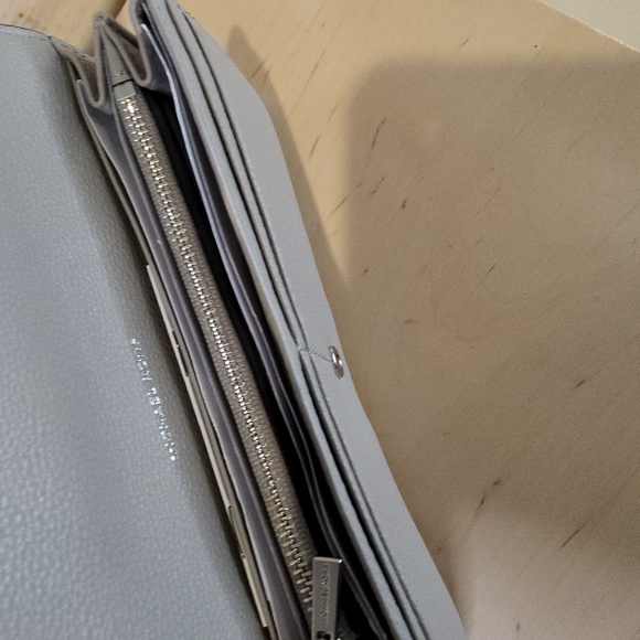 COPY - Michael kors Gemma color block shoulder tote with matching wallet set - Picture 8 of 8